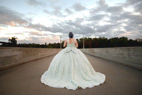 mobile - carousel-hero-element image-4